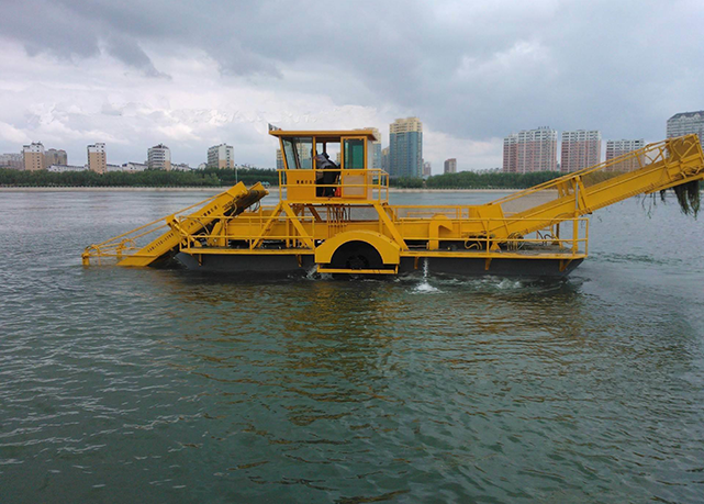 Seaweed Cutter Boat
